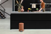 Brabantia Newicon Pedaalemmer 12 Liter Met Kunststof Binnenemmer - Mineral Cinnamon - thumbnail