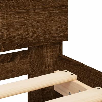 Bedframe met hoofdeinde en LED bruin eikenkleur 200x200 cm