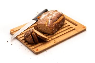 Fiskars Functional Form Set bamboe broodsnijplank en mes