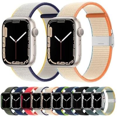 Nylon bandje met klemsluiting - Groen - Geschikt voor Apple Watch 44mm / 45mm / 46mm / 49mm Nylon bandje met klemsluiting - Groen - Geschikt voor Apple Watch 44mm / 45mm / 46mm / 49mm