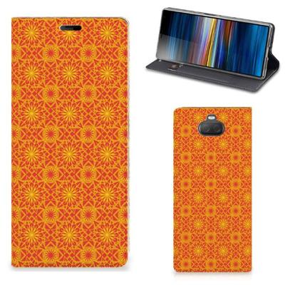 Sony Xperia 10 Plus | Hoesje met Magneet | Batik Oranje Sony Xperia 10 Plus | Hoesje met Magneet | Batik Oranje