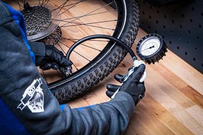 BGS technic compressed air tyre inflation gun 0 - 10 bar