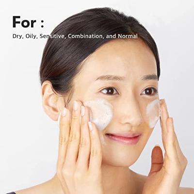 VT Cosmetic Cica Mild Foam Cleanser 300 ml Make-up verwijderaar en reiniger VT Cosmetic Cica Mild Foam Cleanser 300 ml Make-up verwijderaar en reiniger