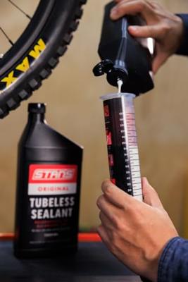 STANS Stan's tubeless sealant injector