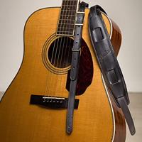 Fender Mustang Saddle Strap Black gitaarband - thumbnail