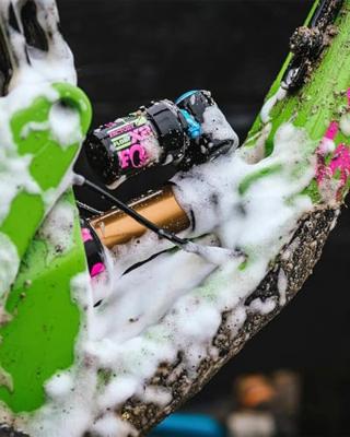 Peaty's loam foam cleaner 5 liter