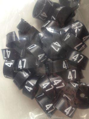 MB zwart/wit 47 voor op kledinghanger