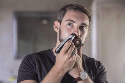 WAHL 05604-616 - Kit da viaggio Deluxe - Rifinitore di precisione con batteria agli ioni di litio e borsa da toilette - Testa rotante - Pettine