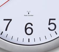 MAULrun wandklok, radiogestuurd, diameter 25,2 x 5 cm, kunststof kader, zilver - thumbnail