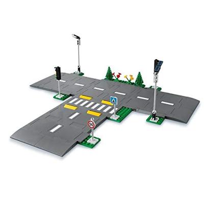 LEGO City 60304 Kruispunt om in elkaar te zetten, City bouwspel met panelen en wegen om in elkaar te zetten voor jongen of meisje - thumbnail