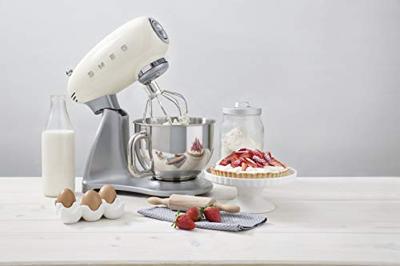 Smeg SMF02CREU mixer Staande mixer Crème, Zilver 800 W Smeg SMF02CREU mixer Staande mixer Crème, Zilver 800 W