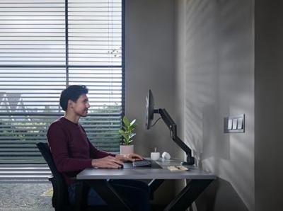 OneForAll DM 4110 Universele enkele monitorarm Monitorarm Zwart