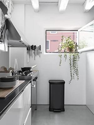 Curver Deco bin metalics 246364 Afvalbak 50 l (b x h x d) 390 x 720 x 290 mm Zwart 1 stuk(s) Curver Deco bin metalics 246364 Afvalbak 50 l (b x h x d) 390 x 720 x 290 mm Zwart 1 stuk(s)