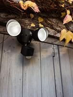 Buitenlamp garage met camera zwart &apos;Draco&apos; breedstraler - thumbnail