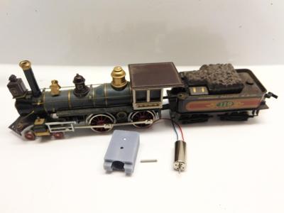 micromotor HBA002 voor Bachmann 4-4-0 American (oude versie met rechthoekige motor en lange cardankoppeling)