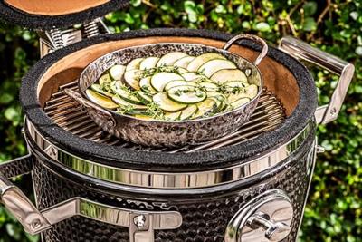 Forged Staal Koekenpan met 2 handvatten Carbonstaal - Geschikt voor BBQ - ø 24 cm Forged Staal Koekenpan met 2 handvatten Carbonstaal - Geschikt voor BBQ - ø 24 cm