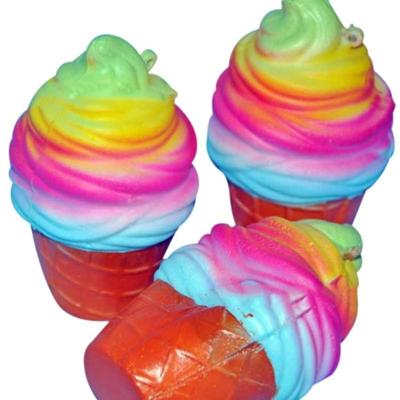 2 stuks Rainbow Ice Cream Cone decompressie speelgoed met touw