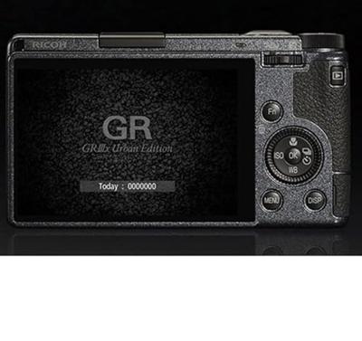 Ricoh GR IIIx Urban Edition, metallic grijze body met marineblauwe ring, digitale compactcamera met 24MP APS-C formaat CMOS-sensor, 40mm F2.8 GR-lens (in 35mm-formaat)