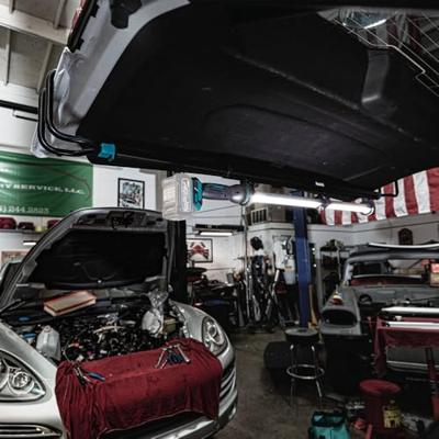 Makita ML012G Accu LED staaflamp met telescopische bevestigingshaken XGT 40V Max Basic Body