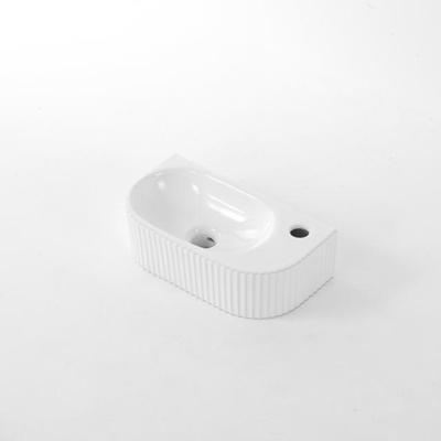 QeramiQ Blend Fontein - 40x22x12cm - Rechts - Geribbeld - halfrond - 1 kraangat - Keramiek - Wit Glans 8715 LGW QeramiQ Blend Fontein - 40x22x12cm - Rechts - Geribbeld - halfrond - 1 kraangat - Keramiek - Wit Glans 8715 LGW