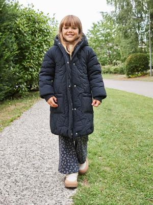 Lange donsjack met capuchon voor meisjes, gevoerd met imitatiebont zwart Lange donsjack met capuchon voor meisjes, gevoerd met imitatiebont zwart