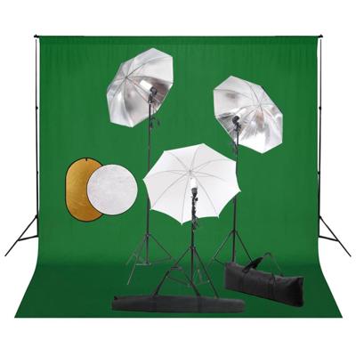 Fotostudioset met lampen, paraplu's, achtergrond en reflector