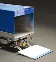 Italeri 1/24 Volvo F16 Globetrotter Canvas - thumbnail