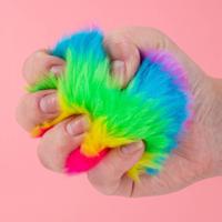 Pluche regenboog stressbal - thumbnail