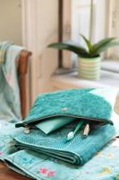 Pip Studio Pip Cosmetic Flat Pouch Large Velvet Quilted Green 30x22x1cm - thumbnail
