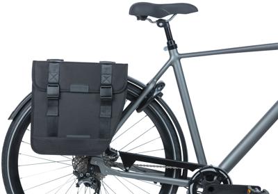 Basil tour dubbele fietstas - waterafstotend - 28l - zwart