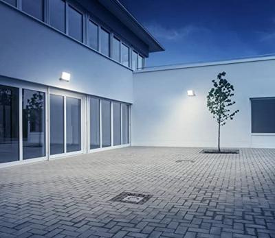 Steinel sensor buitenspot XLED one S 2200 lumen breedstralend 3000K hoogte max 6 meter wandmontage Steinel sensor buitenspot XLED one S 2200 lumen breedstralend 3000K hoogte max 6 meter wandmontage