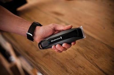 Remington HC5880 onverwoestbare tondeuse, schokbestendig, zelfslijpende messen van Japans staal, dubbele lithiumbatterij