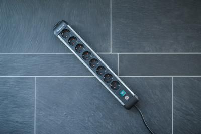 Brennenstuhl 1391030800 Alu-Line PDU | Stekkerdoos | 16A met 8x Type F Stopcontacten | Aan/uit Schakelaar | 3 meter