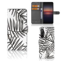 Sony Xperia 1 II Hoesje Leaves Grey - thumbnail