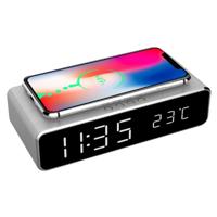 Digitale wekker met draadloze laadfunctie voor smartphone •zilver• - thumbnail