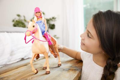 BARBIE Speelset pop en paard