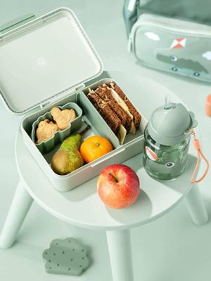 Broodtrommel met scheidingswand DONE BY DEER groen