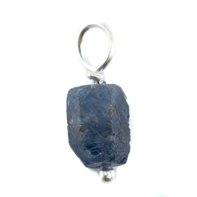Ruwe Edelsteen Hanger Saffier 925 Zilver (8 - 12 mm) Ruwe Edelsteen Hanger Saffier 925 Zilver (8 - 12 mm)