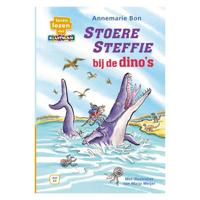 Stoere Steffie bij de dino's (Hardback) - thumbnail