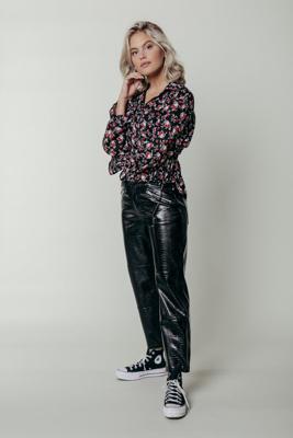 Colourful Rebel Lali Flower Blouse Zwart Dames - Basic Fit - Polyester Colourful Rebel Lali Flower Blouse Zwart Dames - Basic Fit - Polyester