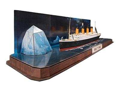 Revell 1/600 RMS Titanic incl. 3D achtergrond