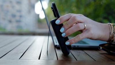 Xtorm uel Series 5 Power Pack wireless magnetic 10000 mAh Powerbank Zwart - thumbnail