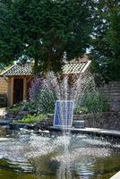 SolarMax 1000 vijverpomp fontein met zonnepaneel - inclusief accu - thumbnail