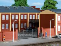 Auhagen 41622 H0 Omheining met poorten Bouwpakket - thumbnail