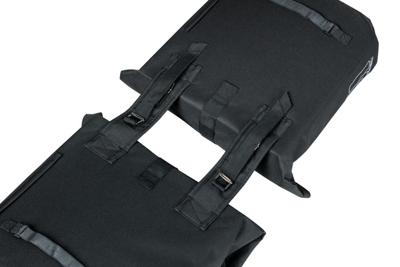 Basil city dubbele fietstas - waterafstotend polyester - zwart - universal bridge systeem - 28-32l