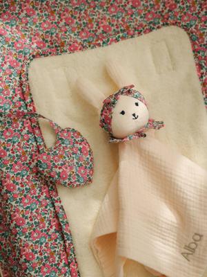 Personaliseerbare matrashoes voor aankleedkussen in Liberty ENVIE DE FRAISE lichtroze