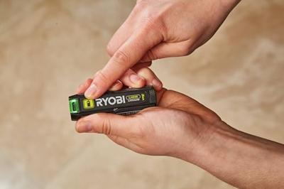 Ryobi RB4L30 | 4V USB-lithium accu 3.0Ah & Power Bank - 5133006224 Ryobi RB4L30 | 4V USB-lithium accu 3.0Ah & Power Bank - 5133006224