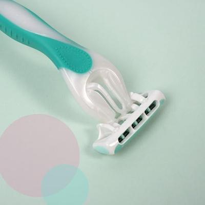 Wilkinson Quattro Smooth Sensitive Wegwerpscheermesjes - thumbnail