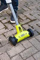 Ryobi ONE+ 18V Accu Patio reiniger met staalborstel RY18PCA-120 voegenreiniger - thumbnail