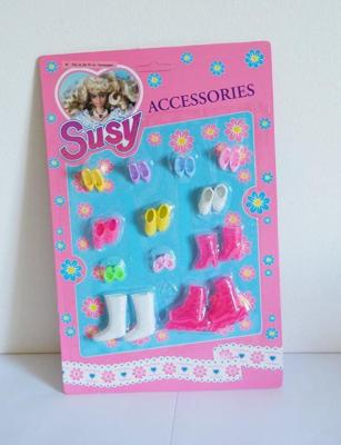 Van Der Doelen 12 schoentjes voor tienerpoppen